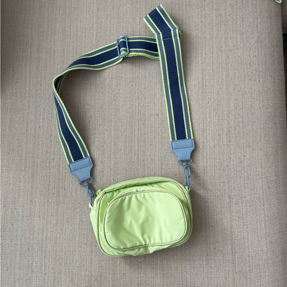 Offline by aerie makin moves nylon crossbody bag in kitschy mist